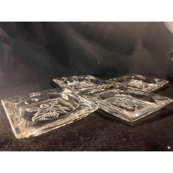 Square Glass Ashtrays - set of four - Picture 2 of 10